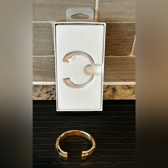 Brand New Fitbit Alta Gold Metal Accessory Bracelet Size S/P Small/ Petite - Picture 5 of 15